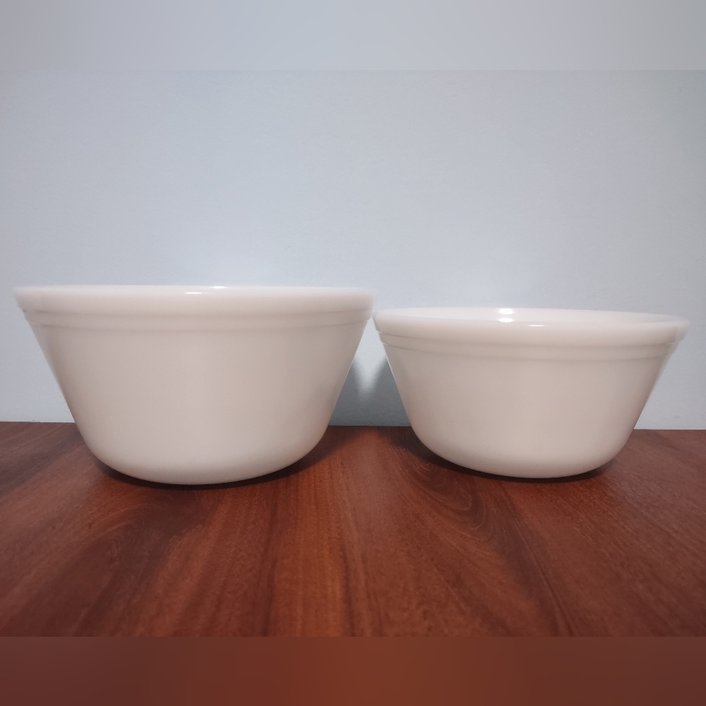 2 Vintage Federal Glass White Milk Glass Oven Ware Mixing Bowls 7" & 8"